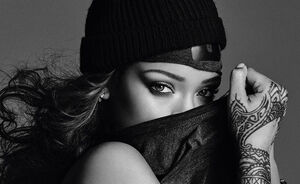 Rihanna neemt de 'ugly shoe' trend met nieuwe Fenty x Puma collectie heel letterlijk