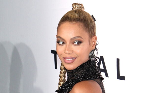 Beyoncé wordt beschuldigd van hekserij door iemand met wie ze 7 jaar samenwerkte